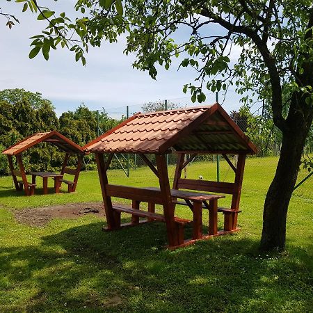 Borostyánkert Étterem&Vendégház Sitke Extérieur photo