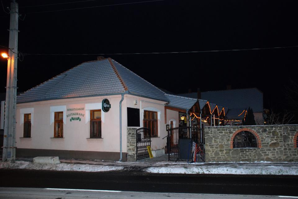 Borostyánkert Étterem&Vendégház Sitke Extérieur photo