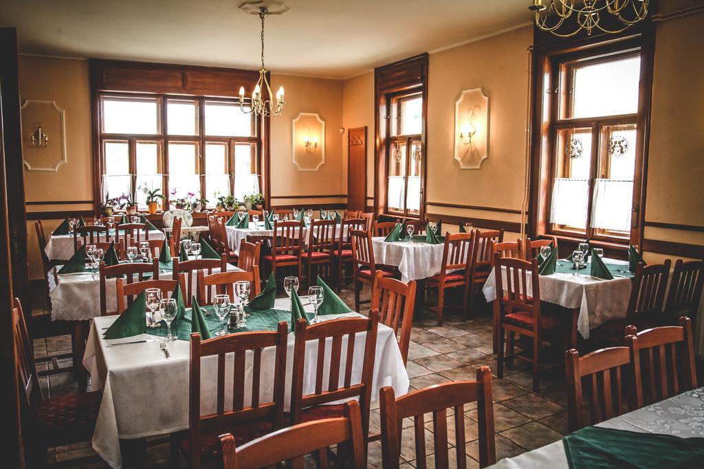 Borostyánkert Étterem&Vendégház Sitke Extérieur photo