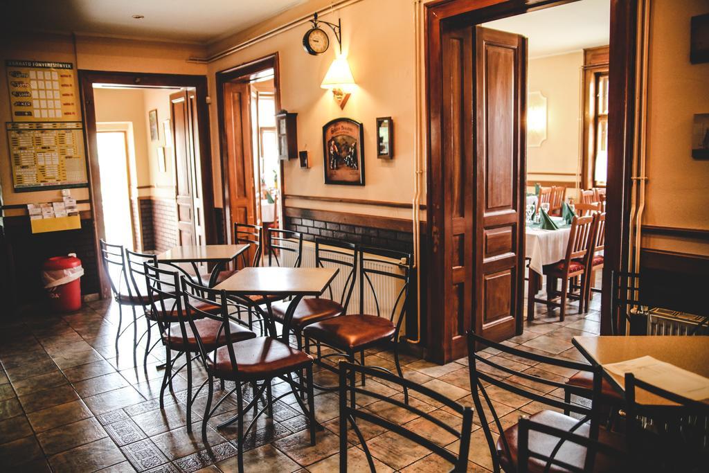 Borostyánkert Étterem&Vendégház Sitke Extérieur photo